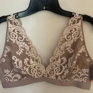 WACOAL Women's Lace No Underwire Bra NWT Size 3XL